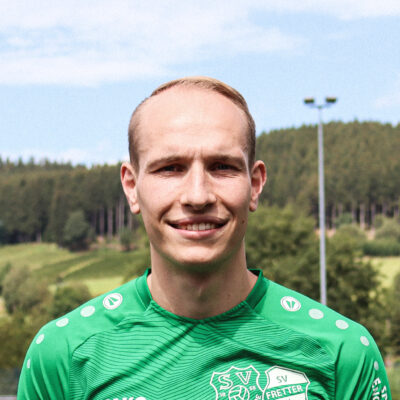 16 Nikolas Martel